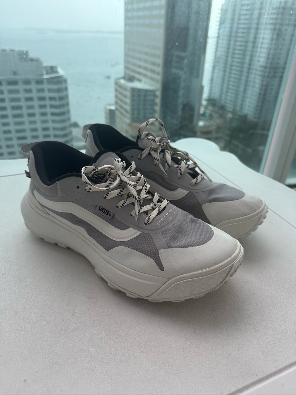 Vans Men's Gray and White Chunky Runner Sneakers